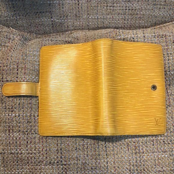 LOUIS VUITTON Epi Yellow Agenda Binder Passport Holder Credit Card Wallet - Picture 17 of 17